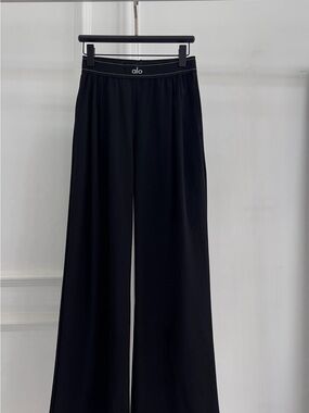 ALO Yoga Men's Wide-Leg Black Jogger Pants